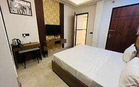 Amaze Stays Couple Friendly Hotel